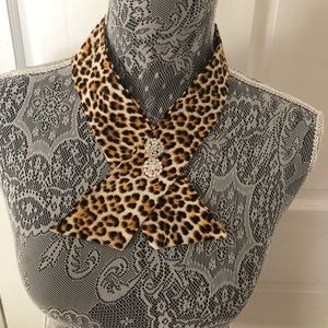 Women’s Animal Print Neck Tie with Brooch